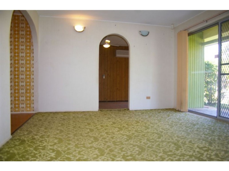 25 Carwell Ave, Petrie QLD 4502