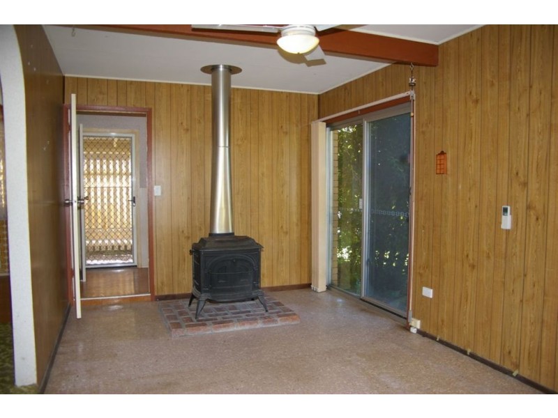 25 Carwell Ave, Petrie QLD 4502