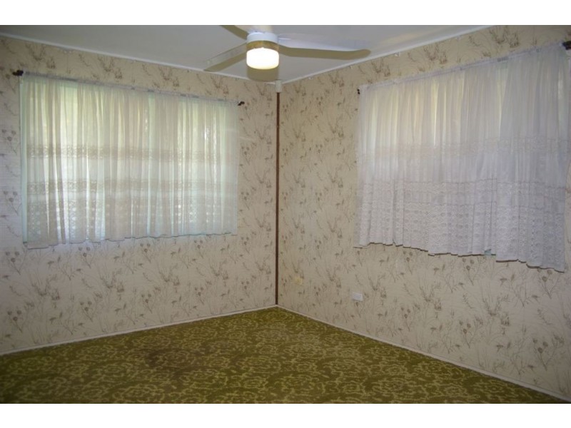 25 Carwell Ave, Petrie QLD 4502