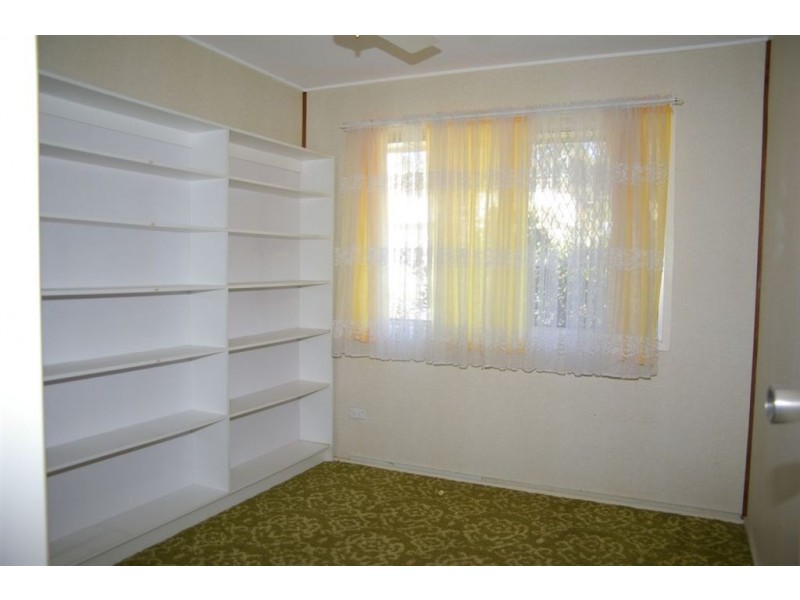 25 Carwell Ave, Petrie QLD 4502