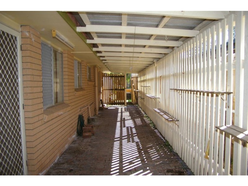 25 Carwell Ave, Petrie QLD 4502