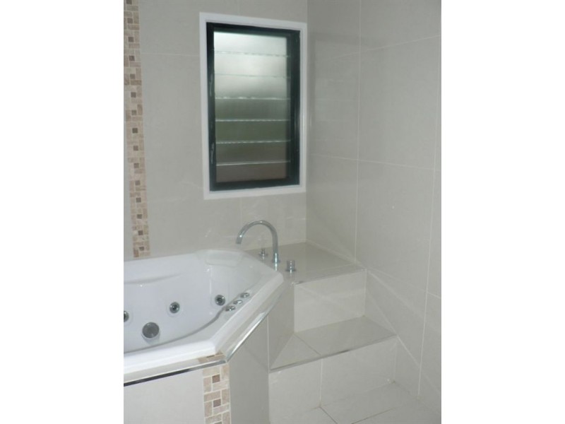 189 Scarborough Road, Scarborough QLD 4020