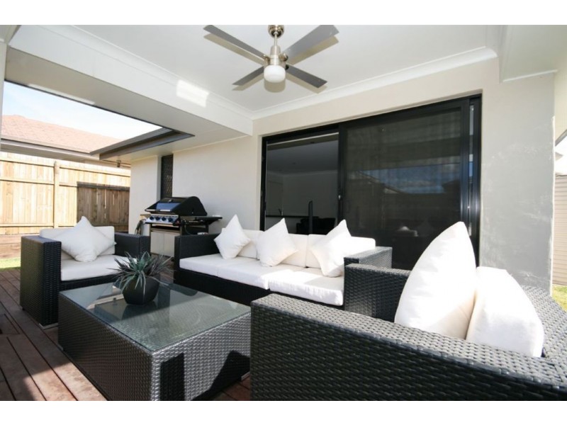 10 Sears Pde, North Lakes QLD 4509