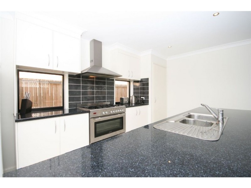 10 Sears Pde, North Lakes QLD 4509