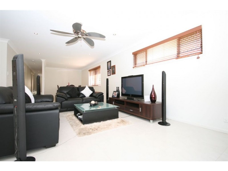 10 Sears Pde, North Lakes QLD 4509