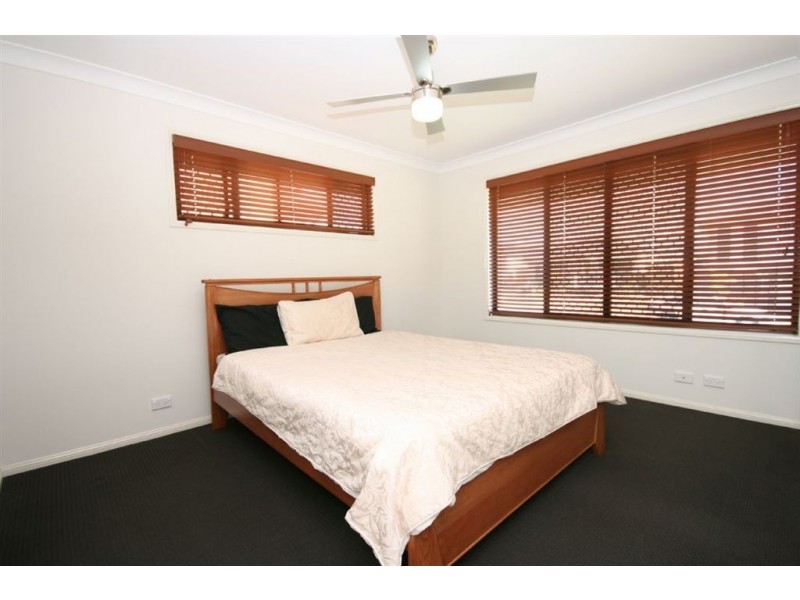 10 Sears Pde, North Lakes QLD 4509