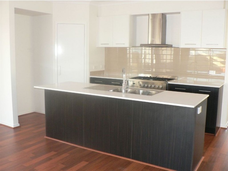 17 Moonie Crescent, North Lakes QLD 4509