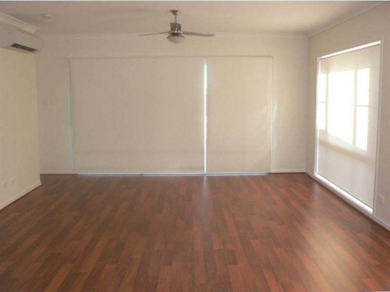 17 Moonie Crescent, North Lakes QLD 4509