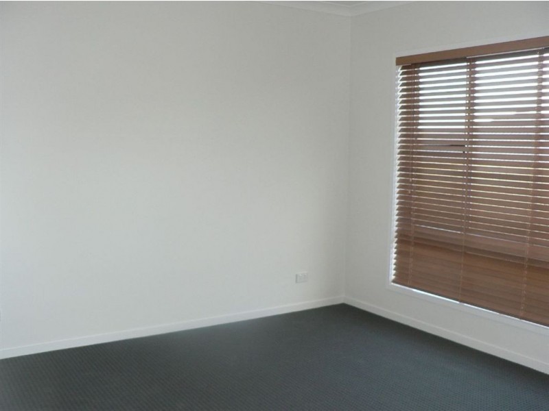 17 Moonie Crescent, North Lakes QLD 4509