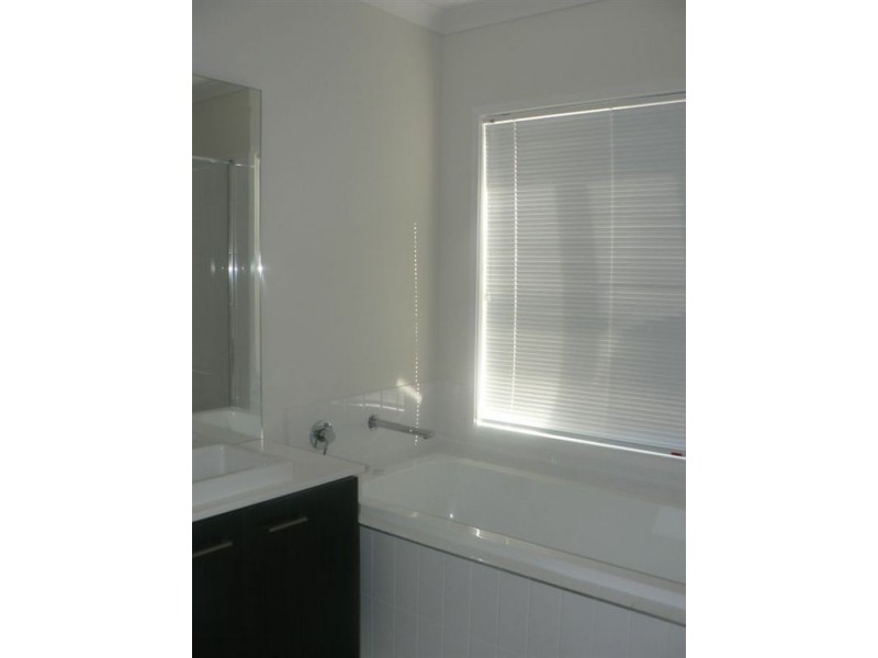 17 Moonie Crescent, North Lakes QLD 4509