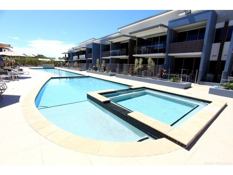 211/627 Charlton Esplanade, Urangan QLD 4655