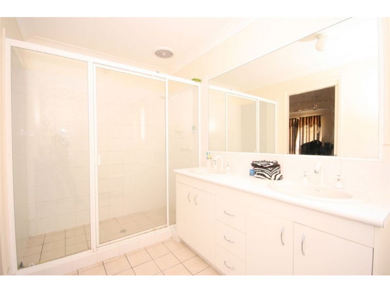 2 Ainslie Street, North Lakes QLD 4509