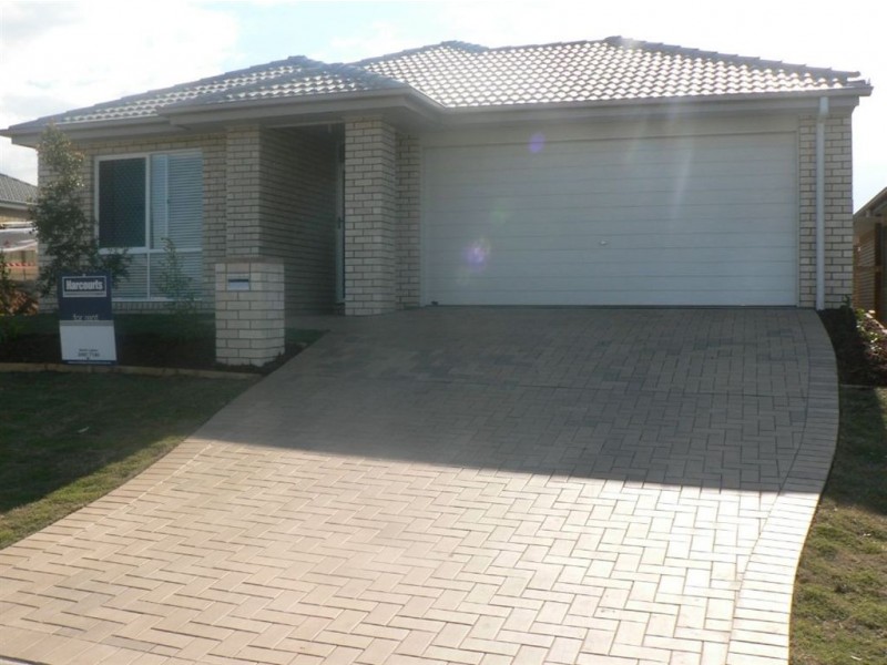 92 Mackintosh Drive, North Lakes QLD 4509