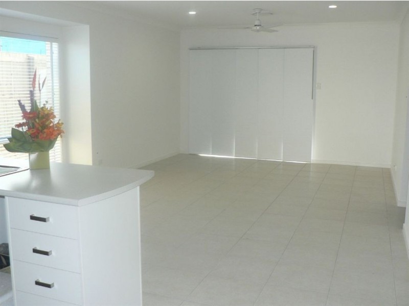 92 Mackintosh Drive, North Lakes QLD 4509