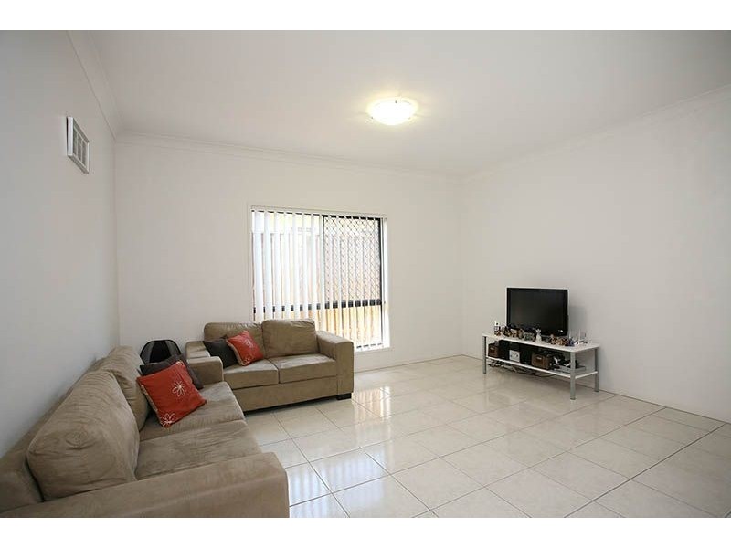 32 Carmody Parade, North Lakes QLD 4509