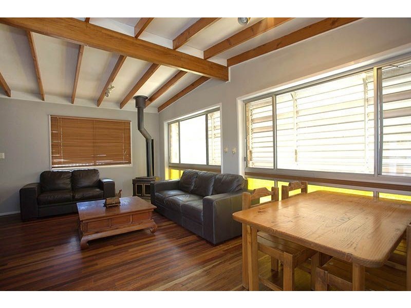 15 Melinda Street, Kallangur QLD 4503