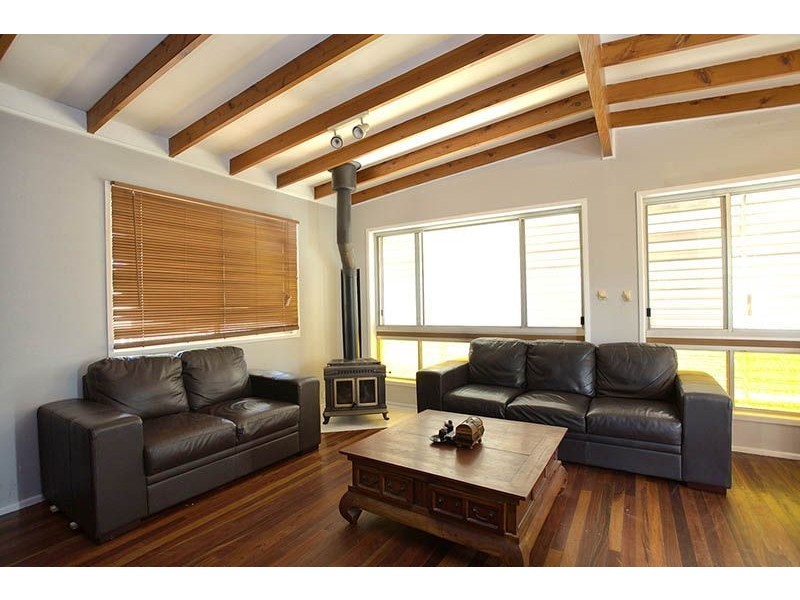 15 Melinda Street, Kallangur QLD 4503