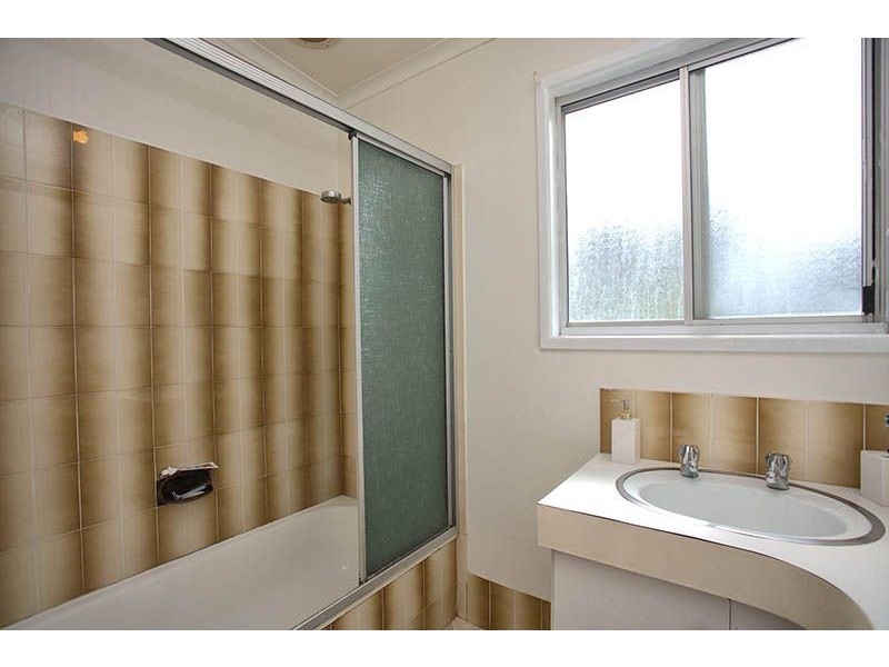 15 Melinda Street, Kallangur QLD 4503