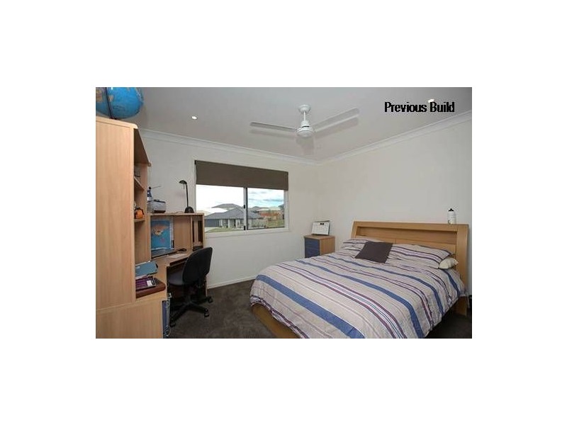 30 Sears Parade, North Lakes QLD 4509