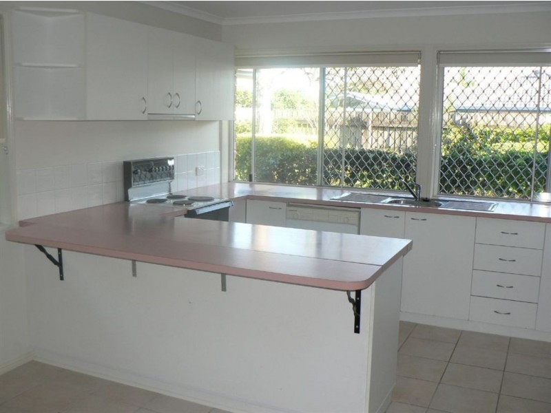 4/10 Wattle Road, Rothwell QLD 4022