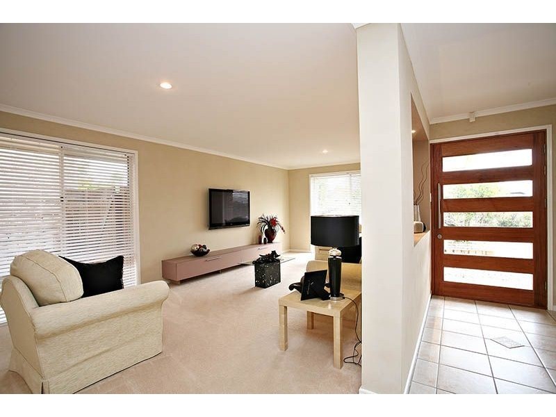 6 Page Street, North Lakes QLD 4509