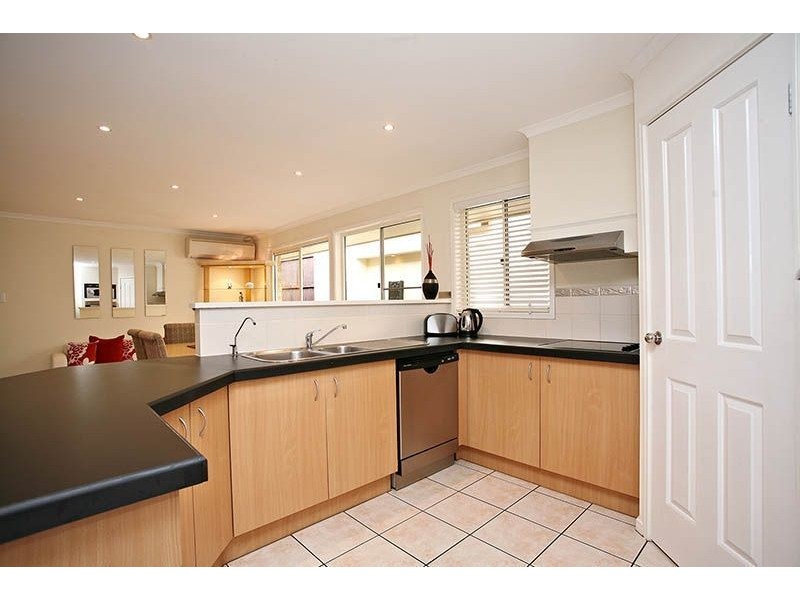 6 Page Street, North Lakes QLD 4509