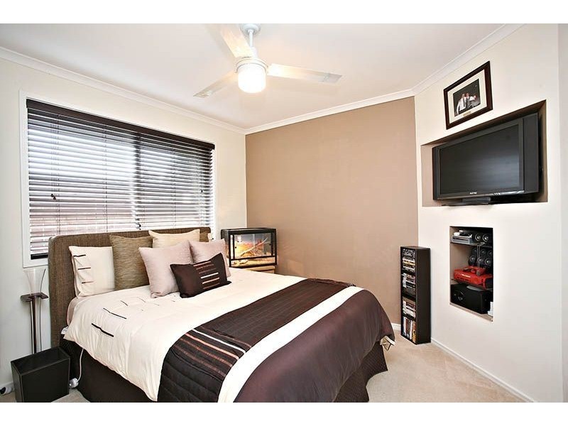 6 Page Street, North Lakes QLD 4509