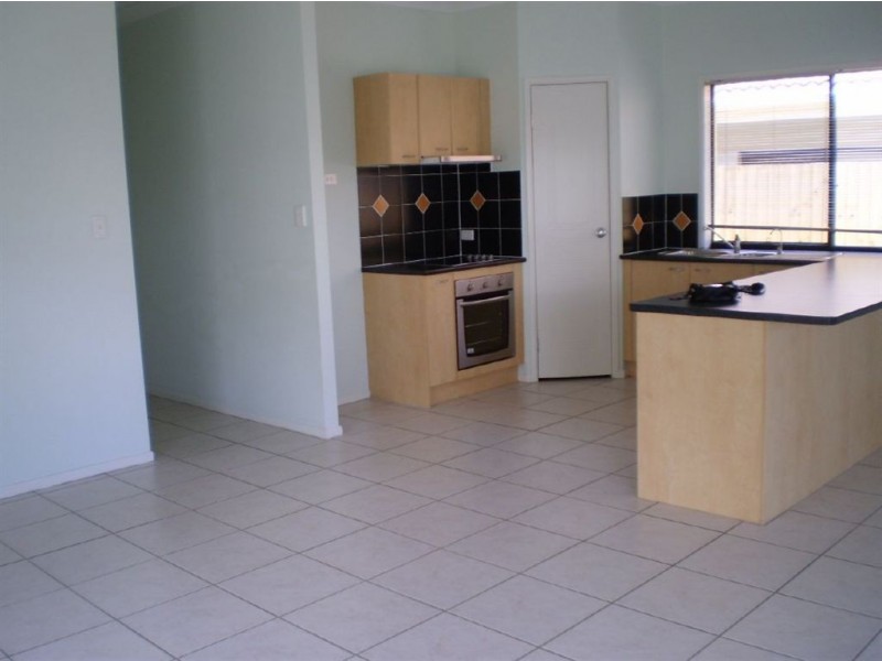 8 Senior Close, North Lakes QLD 4509