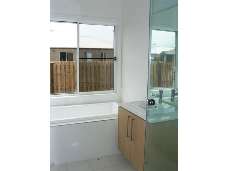 26 Daintree Circuit, North Lakes QLD 4509