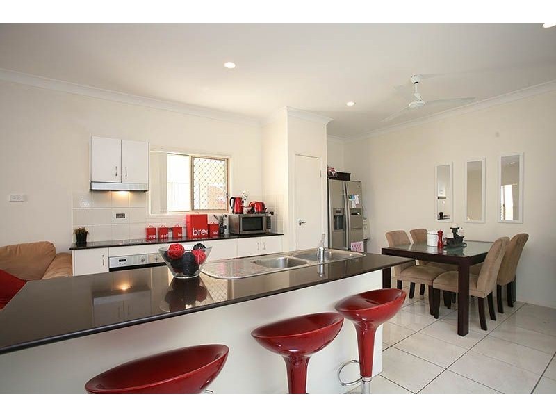 8 Riley Court, North Lakes QLD 4509