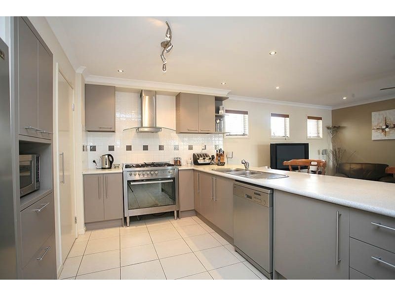 2 Lacebark Street, North Lakes QLD 4509