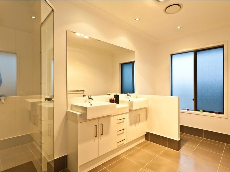 24 Dusky Street, North Lakes QLD 4509