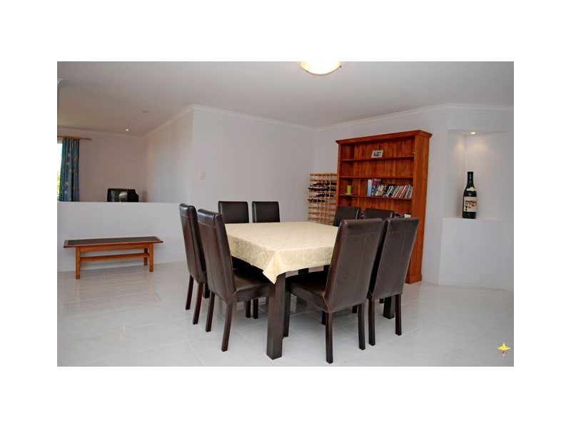 4 Gilbert St, North Lakes QLD 4509
