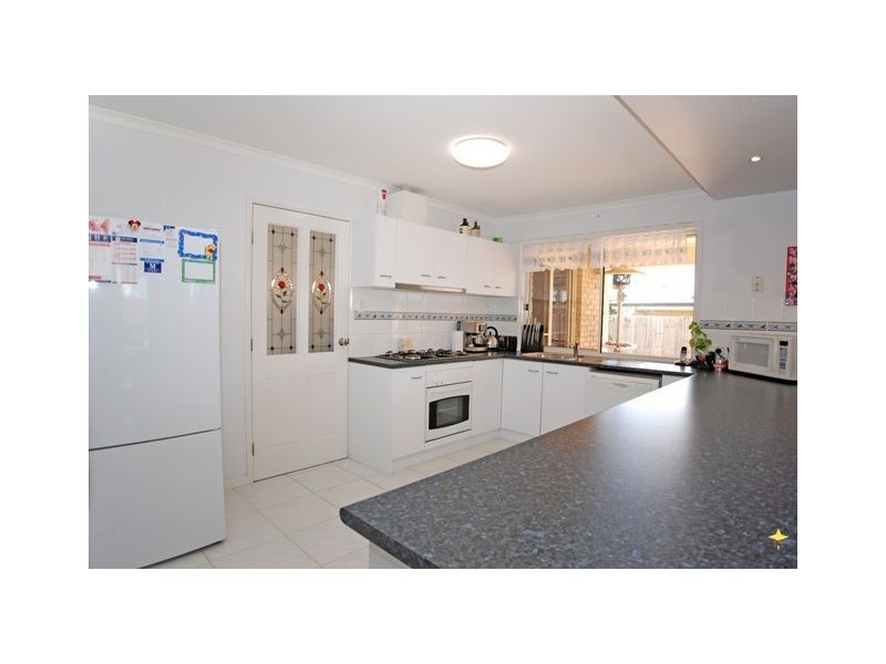 4 Gilbert St, North Lakes QLD 4509