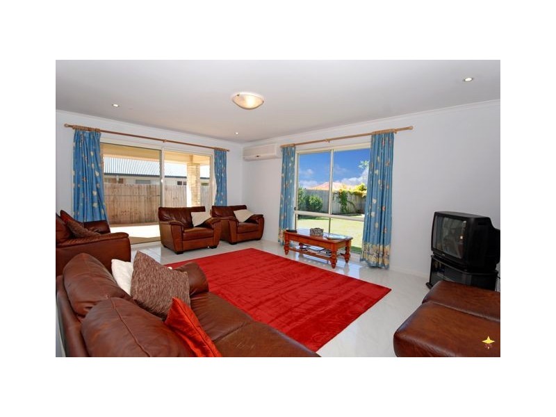 4 Gilbert St, North Lakes QLD 4509