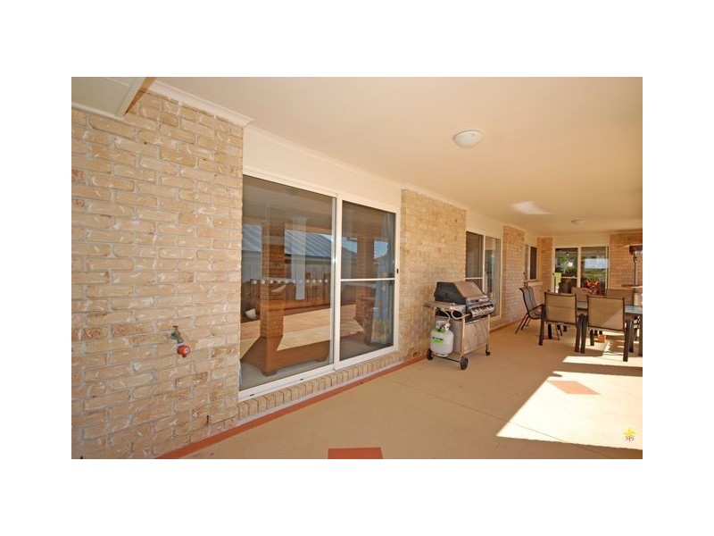 4 Gilbert St, North Lakes QLD 4509