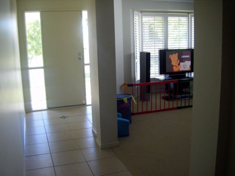 29 Dotterel Crescent, North Lakes QLD 4509
