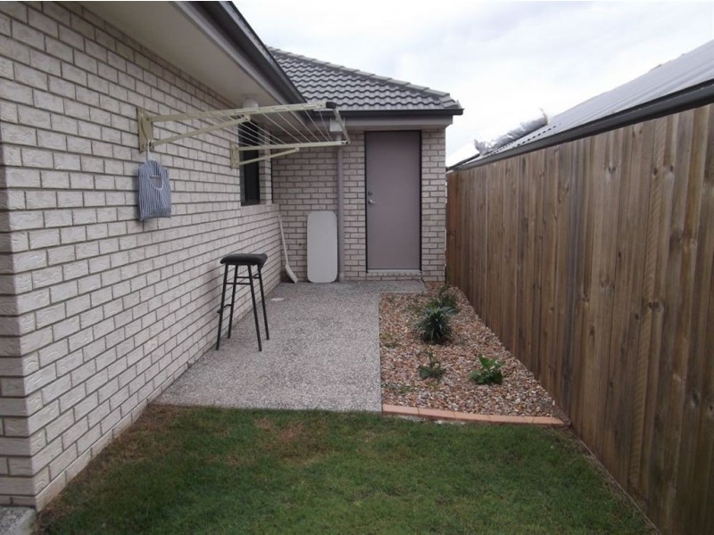 2 Triumph Street, North Lakes QLD 4509