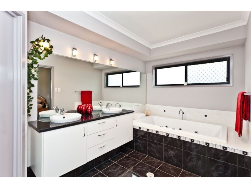23 Moorhen Court, Narangba QLD 4504