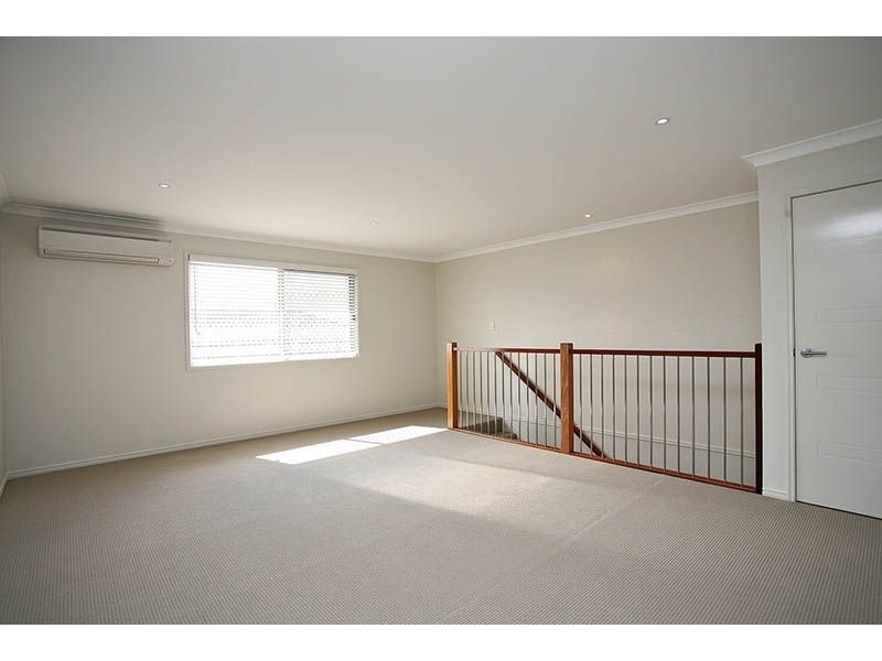 1/2 Hirsch Street, North Lakes QLD 4509