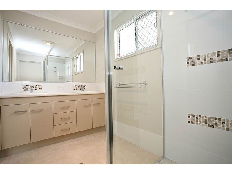 1/2 Hirsch Street, North Lakes QLD 4509