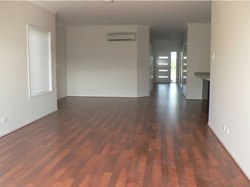 19 Dunes Cr, North Lakes QLD 4509