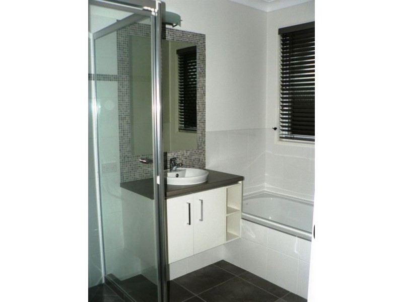 24 Forrestal Cct, North Lakes QLD 4509