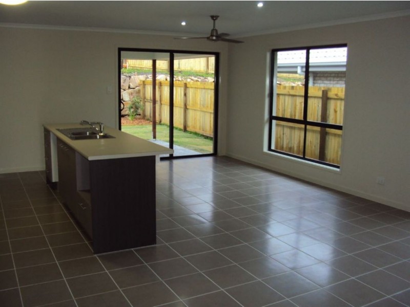 75 Daintree Circuit, North Lakes QLD 4509