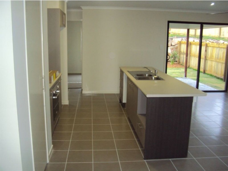 75 Daintree Circuit, North Lakes QLD 4509