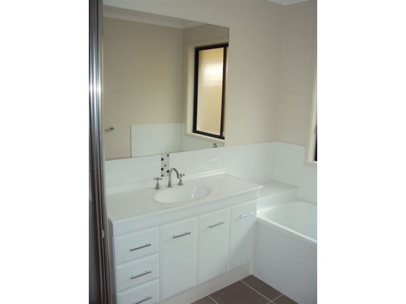 75 Daintree Circuit, North Lakes QLD 4509