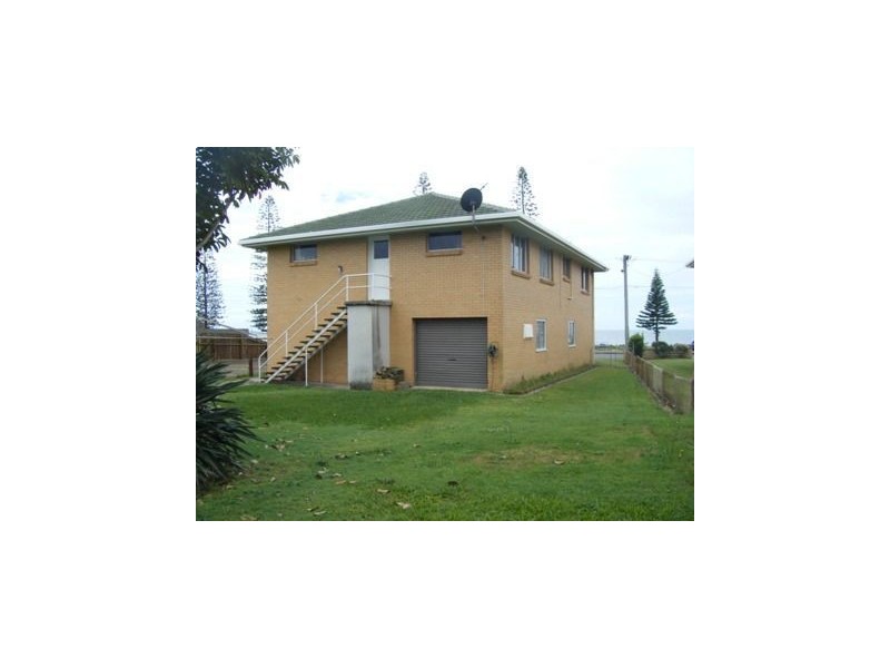41 Flinders Pde, Scarborough QLD 4020