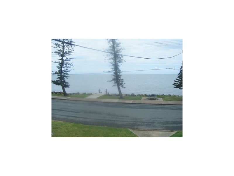 41 Flinders Pde, Scarborough QLD 4020