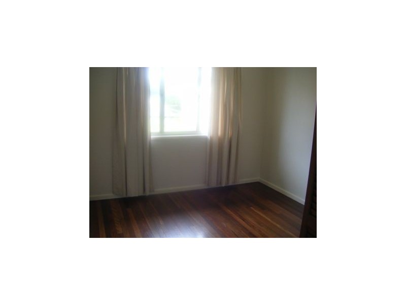 41 Flinders Pde, Scarborough QLD 4020