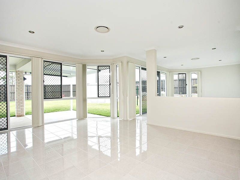 25 Lanagan Circuit, North Lakes QLD 4509